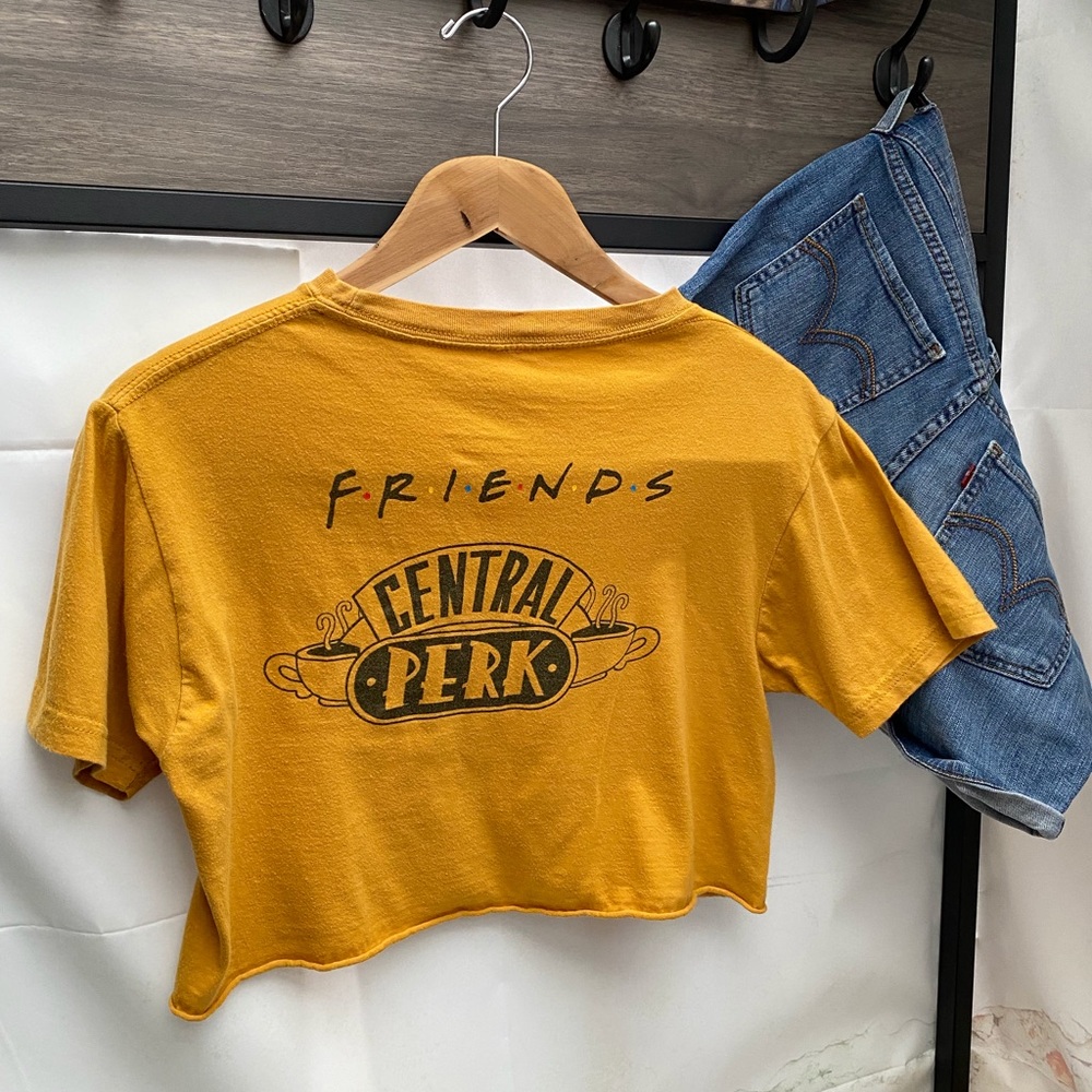 Women’s Cropped Friends Central Perk Graphic Short Sleeve Tee Shirt - Picture 3 of 6